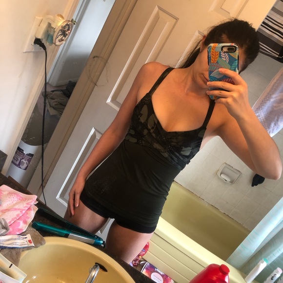 ❌ SOLD ❌ 🍋 Lululemon 🍋 wrap tanks - Picture 3 of 6